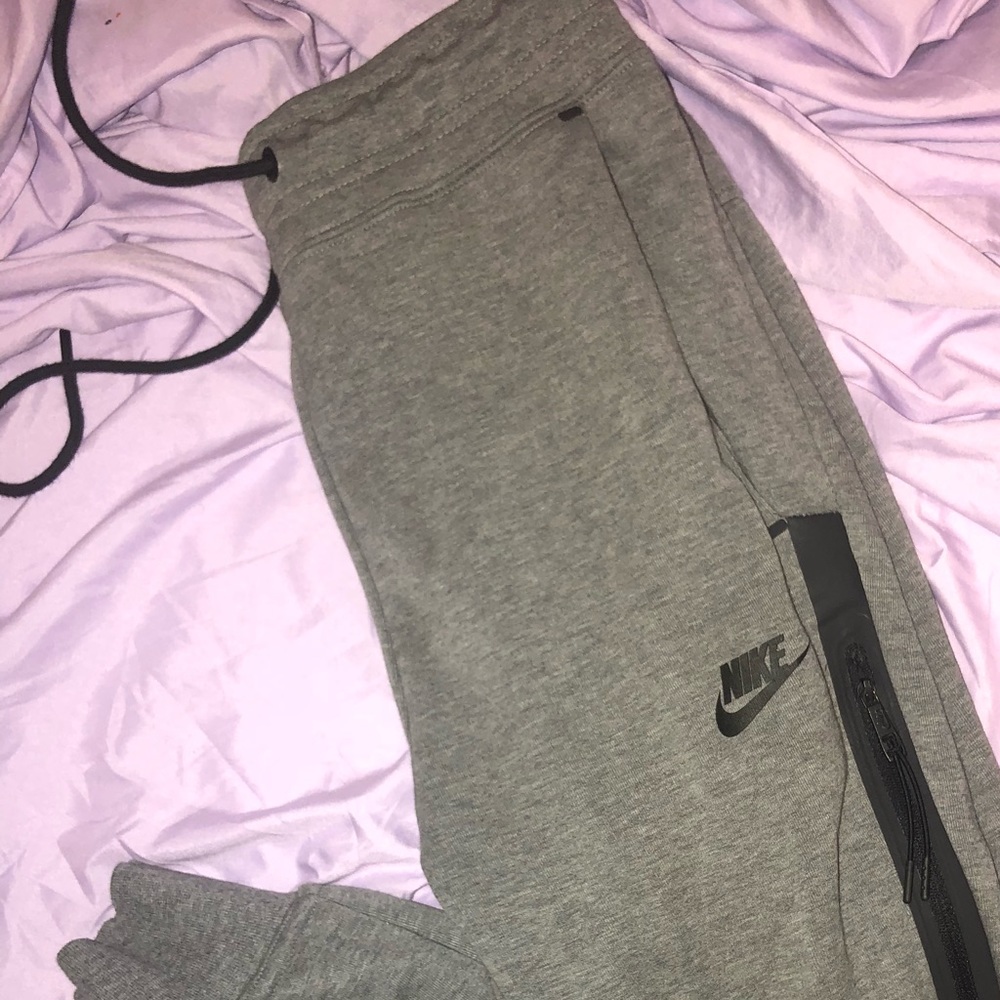 Nike tech fleece pants